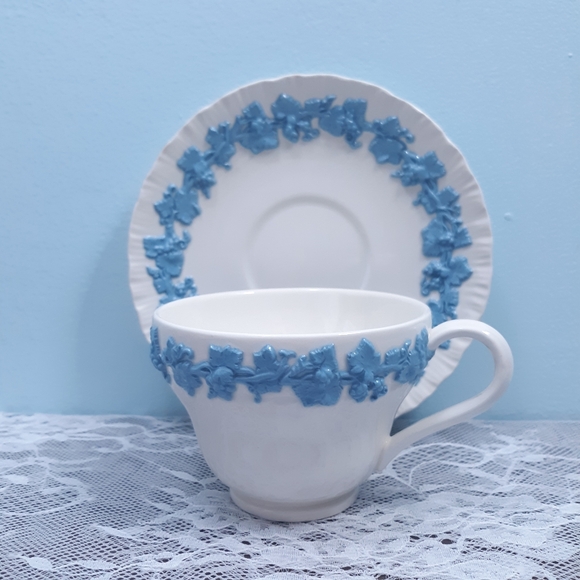 Wedgwood Other - Wedgwood Queensware Lilac Blue Cream Seashell Edge Embossed Grapes Teacup Saucer